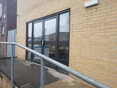 Car supermarket CCTV Luton view 4